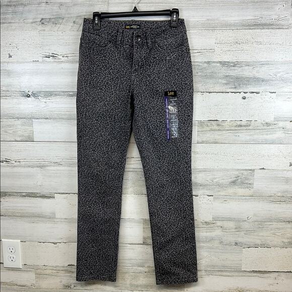 NWT Lee Jeans Leopard Print Shaping Regular Fit Straight Leg Mid Rise Size 4 - Picture 1 of 6